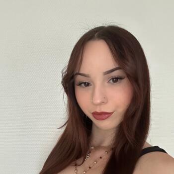 Babysitter in Rouen: Charlène