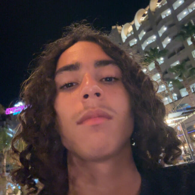 Babysitter in Clichy: Ayoub