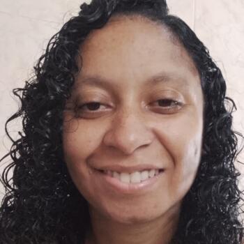 Babysitter in Belford Roxo: Paula