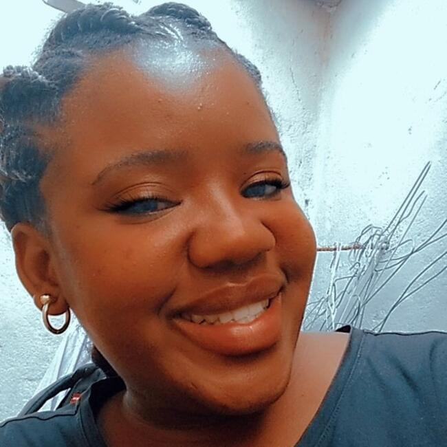 Babysitter in Mem Martins: Regina