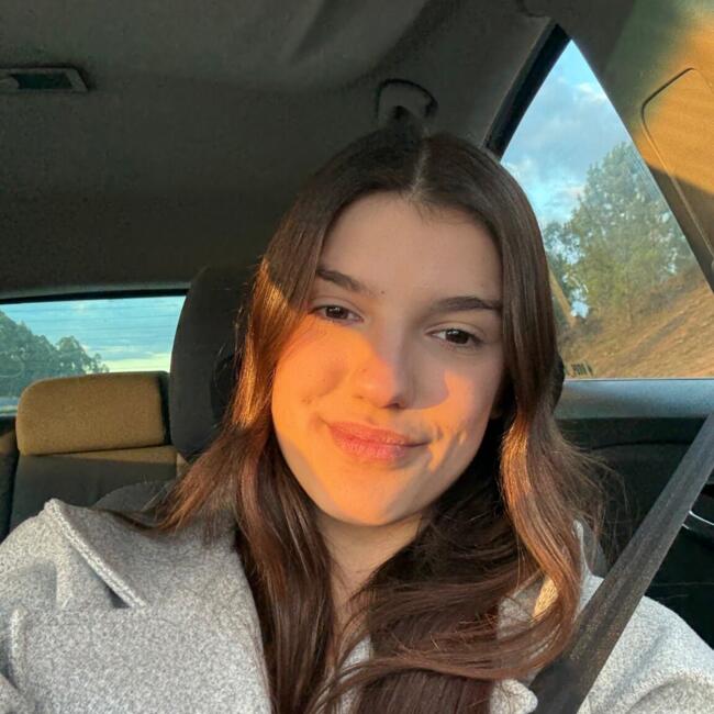 Babysitter in Vila Nova de Gaia: Bruna