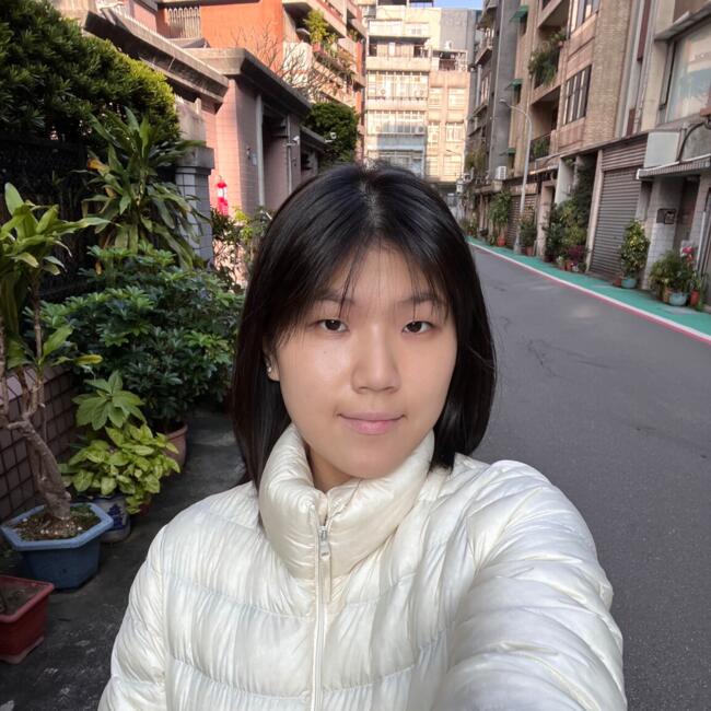 位於台北市的臨時保母: 楊翊庭 Emily