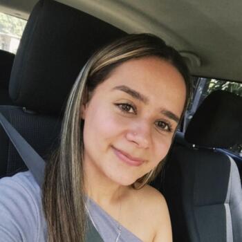 Babysitter Santa Ana: Hillary