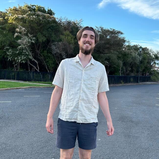 Babysitter in Queenstown: Tim