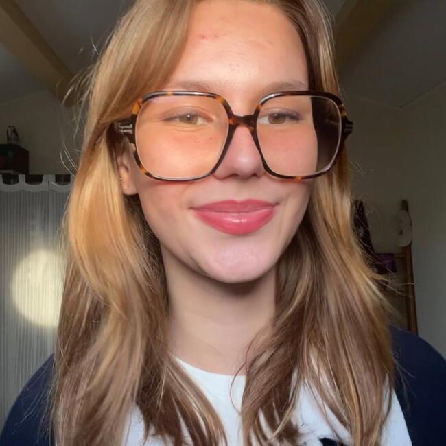 Babysitter in Générac: Amicie