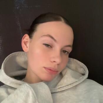 Babysitter in Tours: Lea