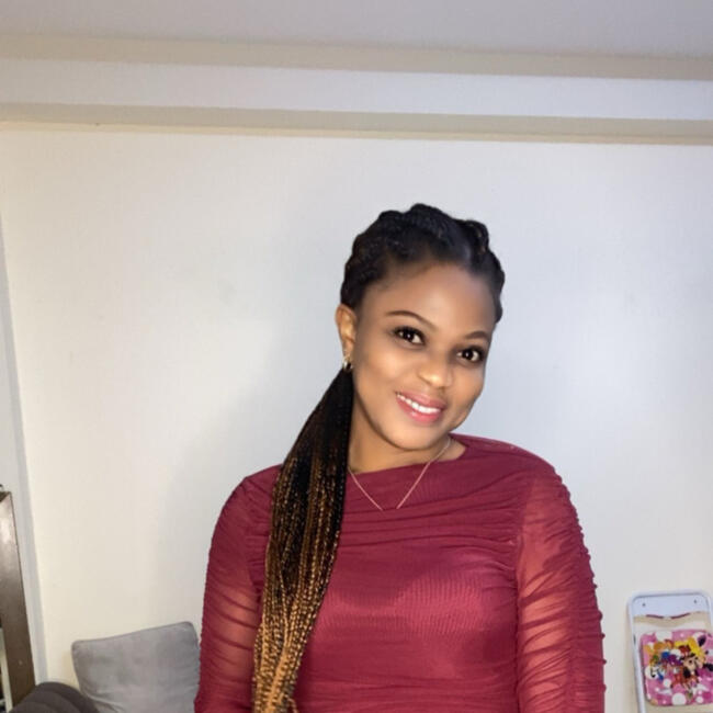 Babysitter in Al Khor: Anita