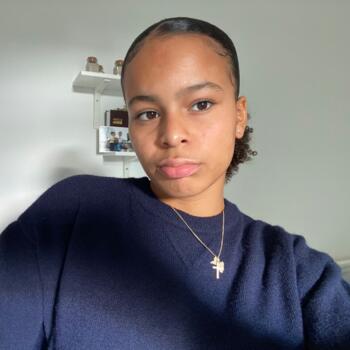 Babysitter in Le Plessis-Robinson: Lisa