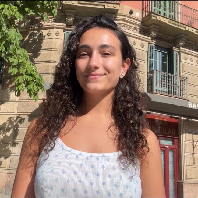 Babysitter in Badalona: Antonella
