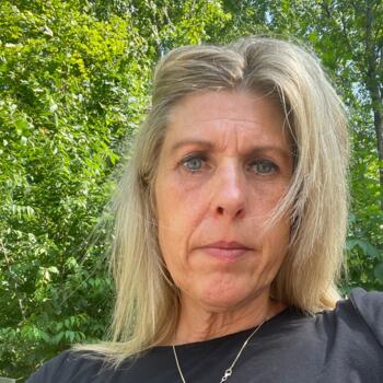 Babysitter in Pepperell: Hilary