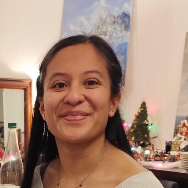 Babysitter in Paris: Estelle