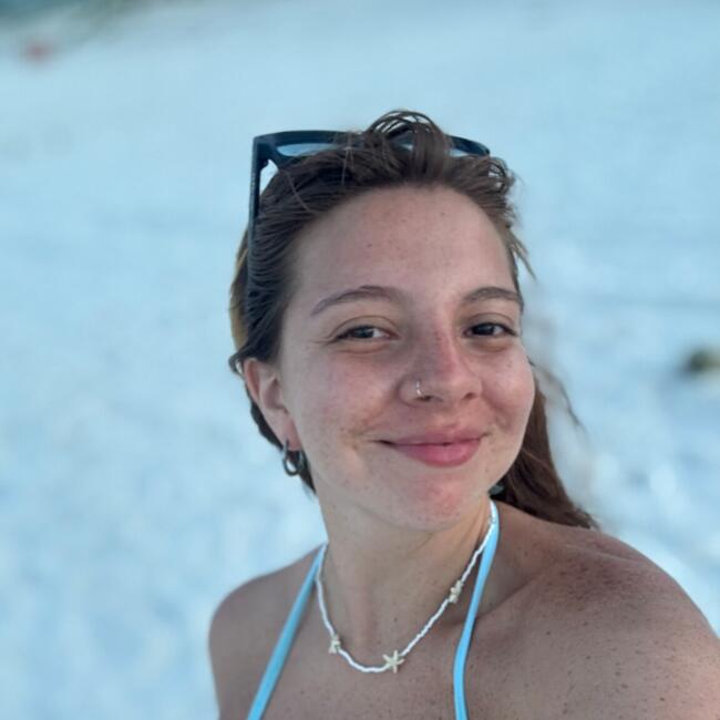 Babysitter in Armação dos Búzios: Delfina