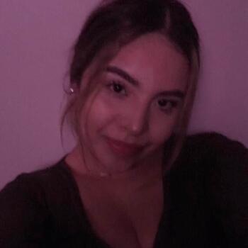 Babysitter in Omaha: Julissa