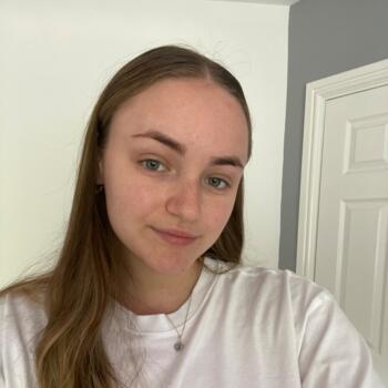 Babysitter in Manchester: Lucy