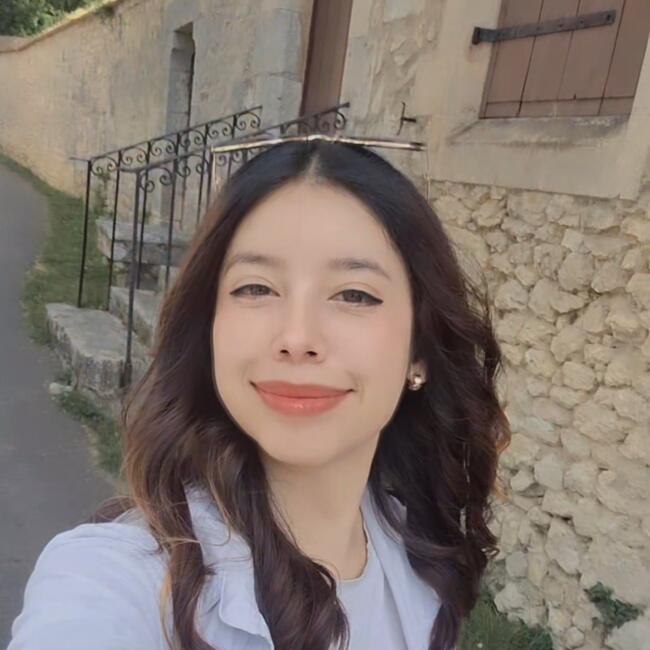 Babysitter in Sèvres: Jazmín