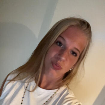 Babysitter in Plessé: Lana