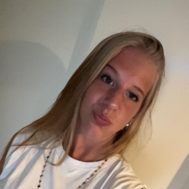 Babysitter in Plessé: Lana