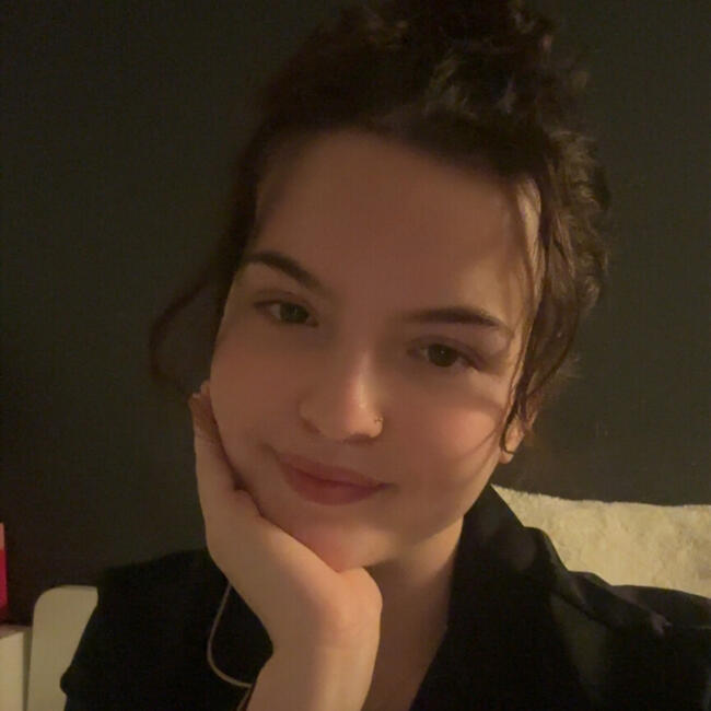 Babysitter in Port-Saint-Louis-du-Rhône: Chloé