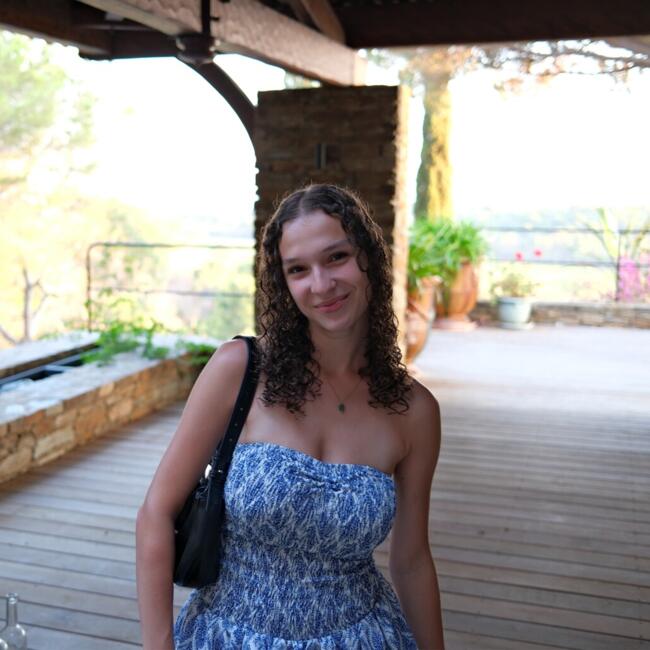 Babysitter in Paris: Gloria