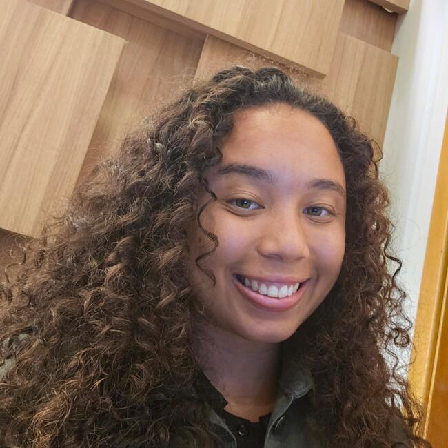 Babysitter in Brasília: Maria Eduarda