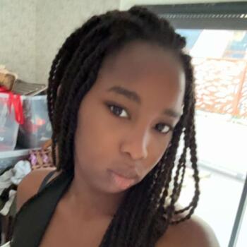 Babysitter in Bourges: Kimberly