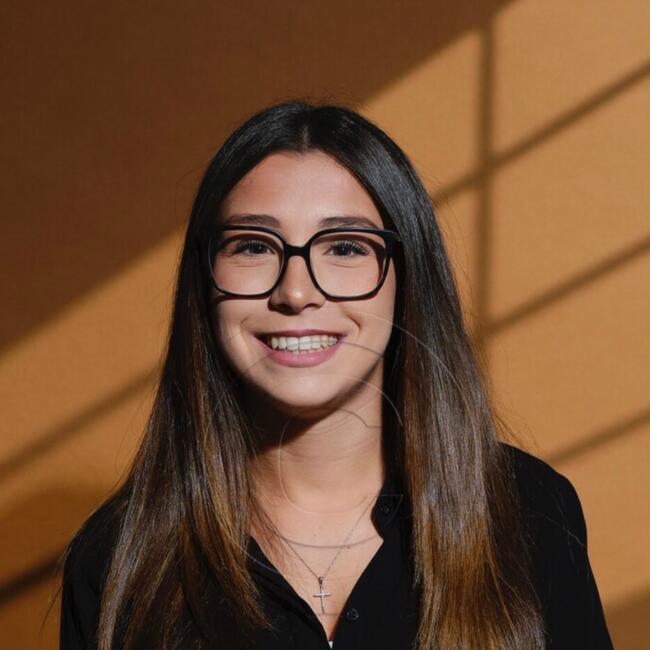 Babysitter in Annecy: Inès