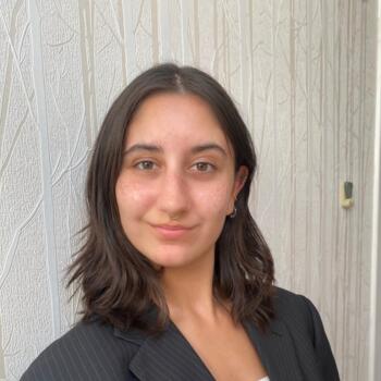 Babysitter Rotterdam: Naomi Scott