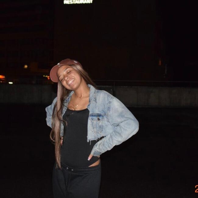 Baby-sitter in Tentlingen: Samia