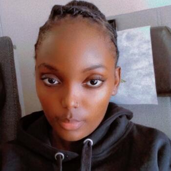 مربية أطفال الدوحة: Damaris