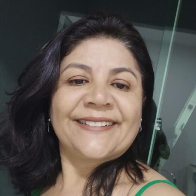 Babá em Maringá: Regiane