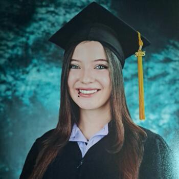 Babysitter in Cartago: Ashley