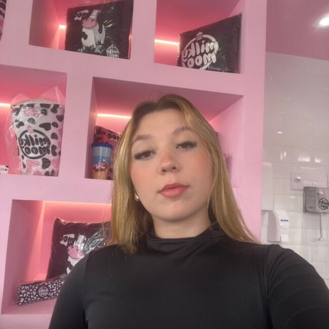 Babysitter in Nova Friburgo: Yasmim