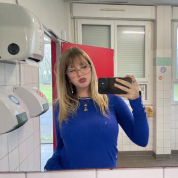 Babysitter in Mettray: Sara