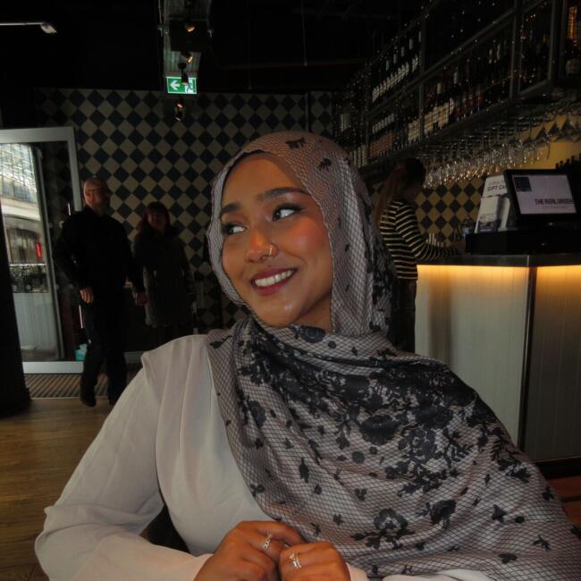 Babysitter in Edinburgh: Raisah