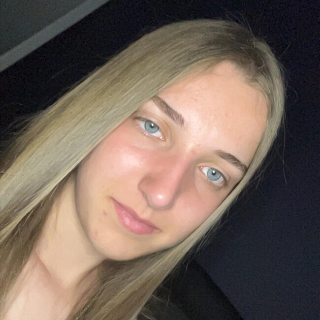 Babysitter in Aincourt: Lysea