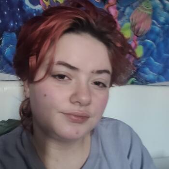 Baby-sitter in Red Deer: Devon