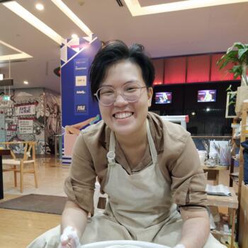 Babysitter in Singapore: Shi Hui (Fiona)