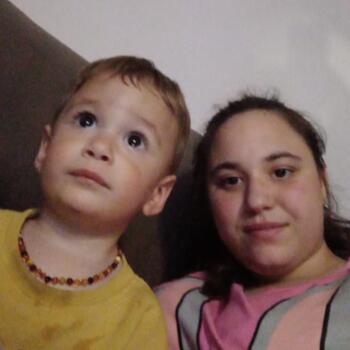 Canguro en Villanueva de Castellón: Lara