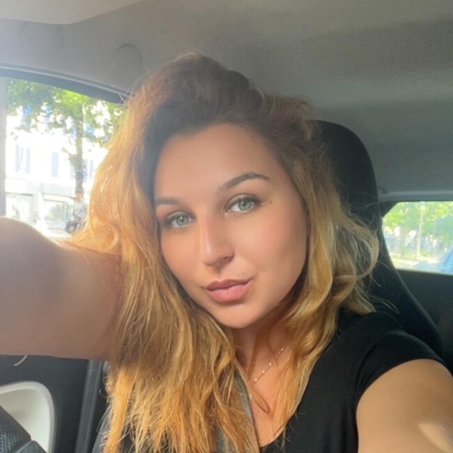 Babysitter in La Queue-en-Brie: Kenza