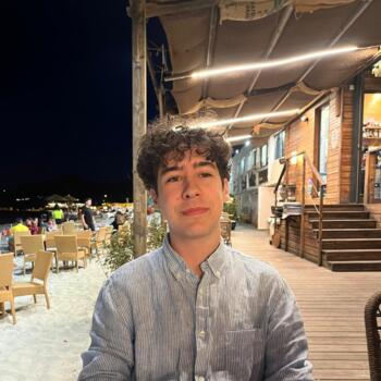 Babysitter in Issy-les-Moulineaux: Etienne