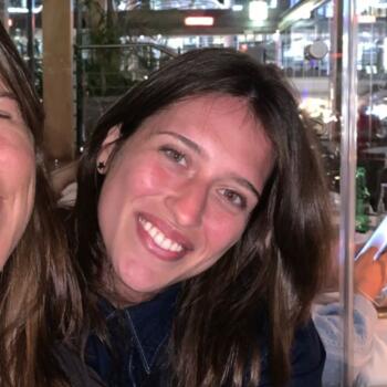 Babysitter in Belfast: Giulia