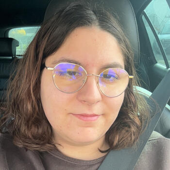 Babysitter in Saint-Aubin: Lisa