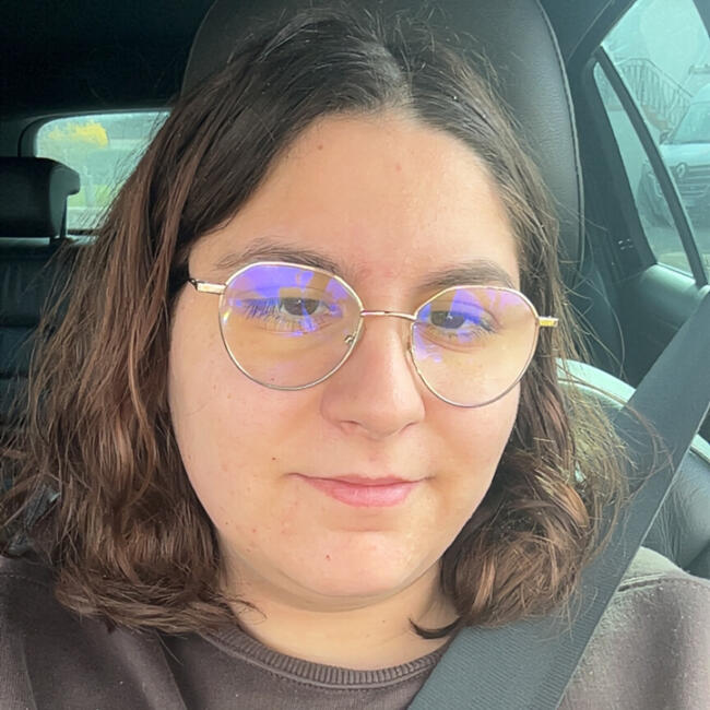 Babysitter in Saint-Aubin: Lisa