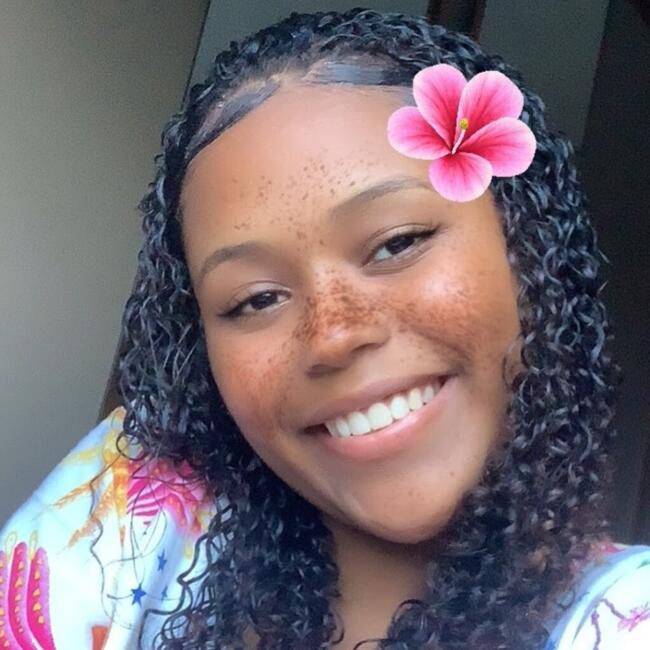 Babá em Linhares: Mickaella