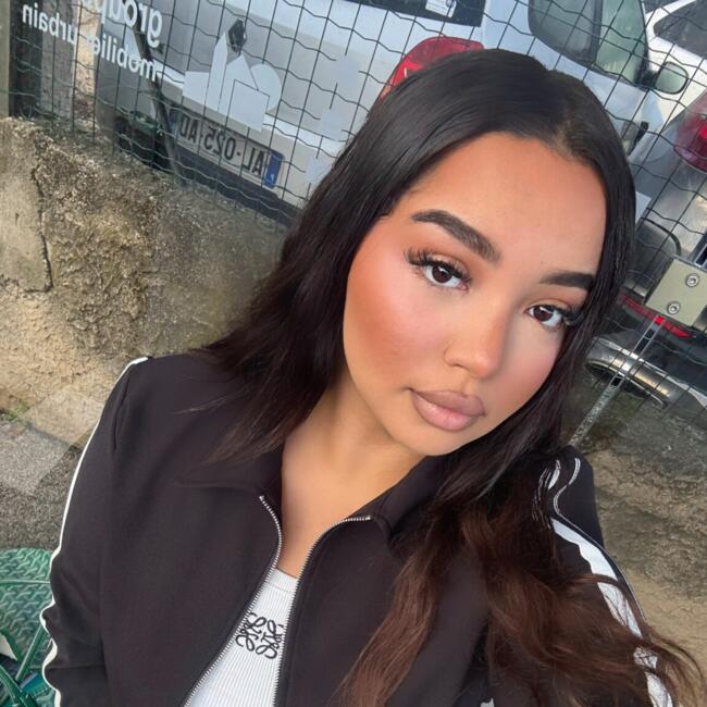 Babysitter in La Penne-sur-Huveaune: Cheryne