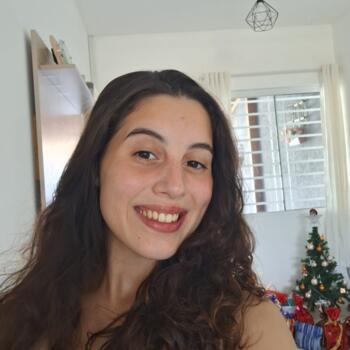 Babá em Florianópolis: Larissa