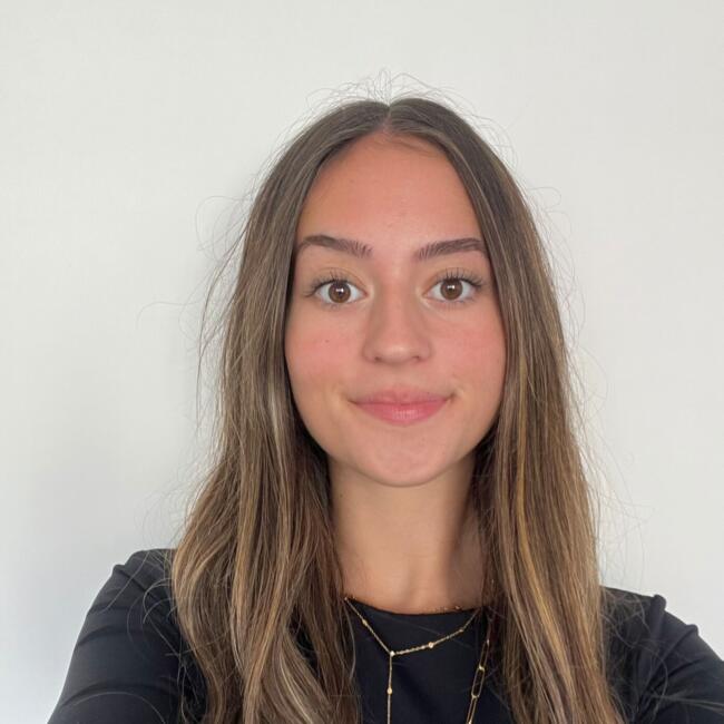 Babysitter in Plumergat: Camille