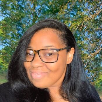 Babysitter in Arlington: Mikayla