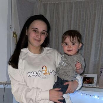 Babysitter Swansea: Lara