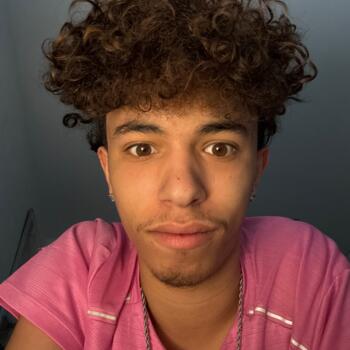 Babysitter in Hem: Adrien